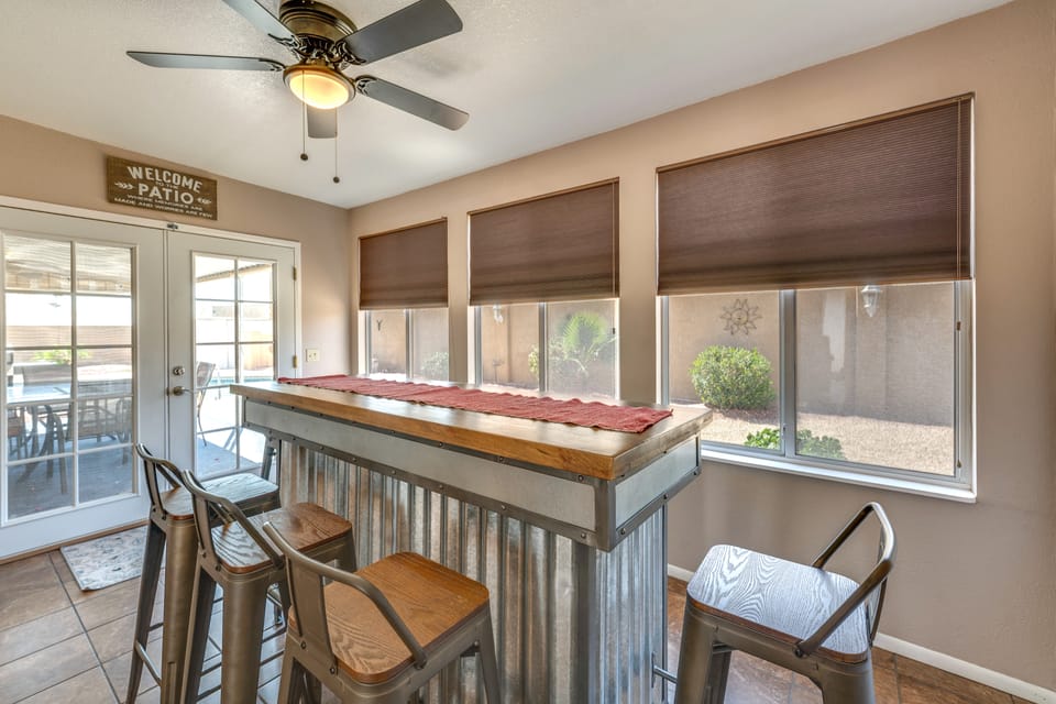 3 Mi to Marina: Lake Havasu Home w/ Heated Pool House in Lake Havasu City