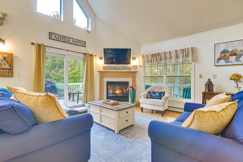 Hot Tub & Private Beach Access! Conway Home House in Madison