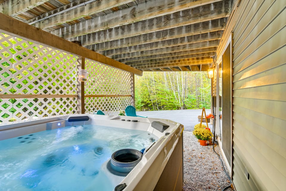 Hot Tub & Private Beach Access! Conway Home House in Madison