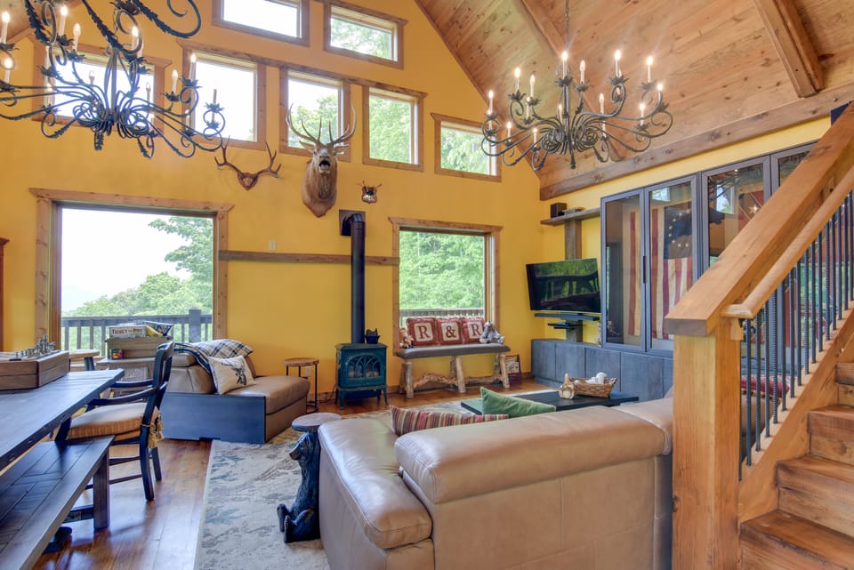 Retreat in the Cataloochee Ranch Area of Smokies House in Ivy Hill