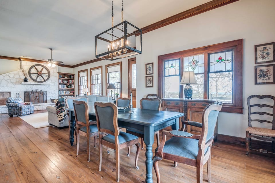 Serene Hill Country Wildlife Sanctuary w/ Porch House in Boerne