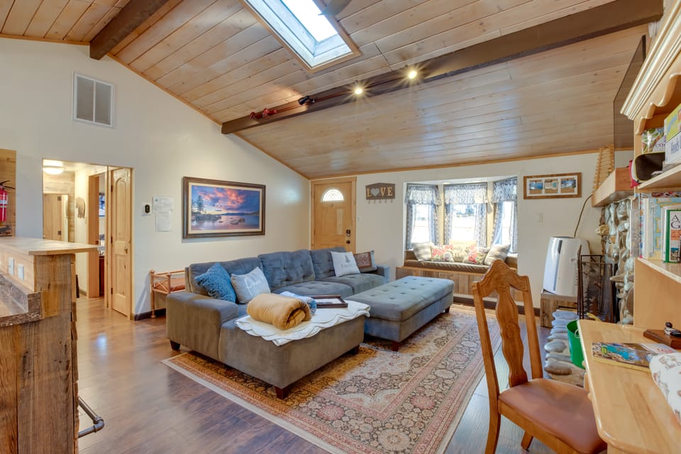 3 Mi to Heavenly Mountain Resort: Home w/ Deck House in Kingsbury