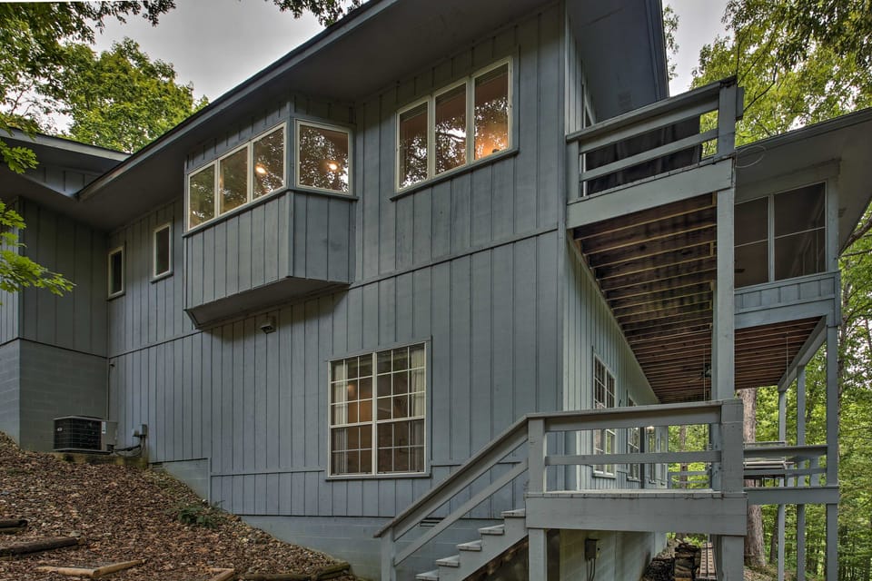 'Casa Azul' on Cortez Golf Course: Decks & Views! House in Garland County