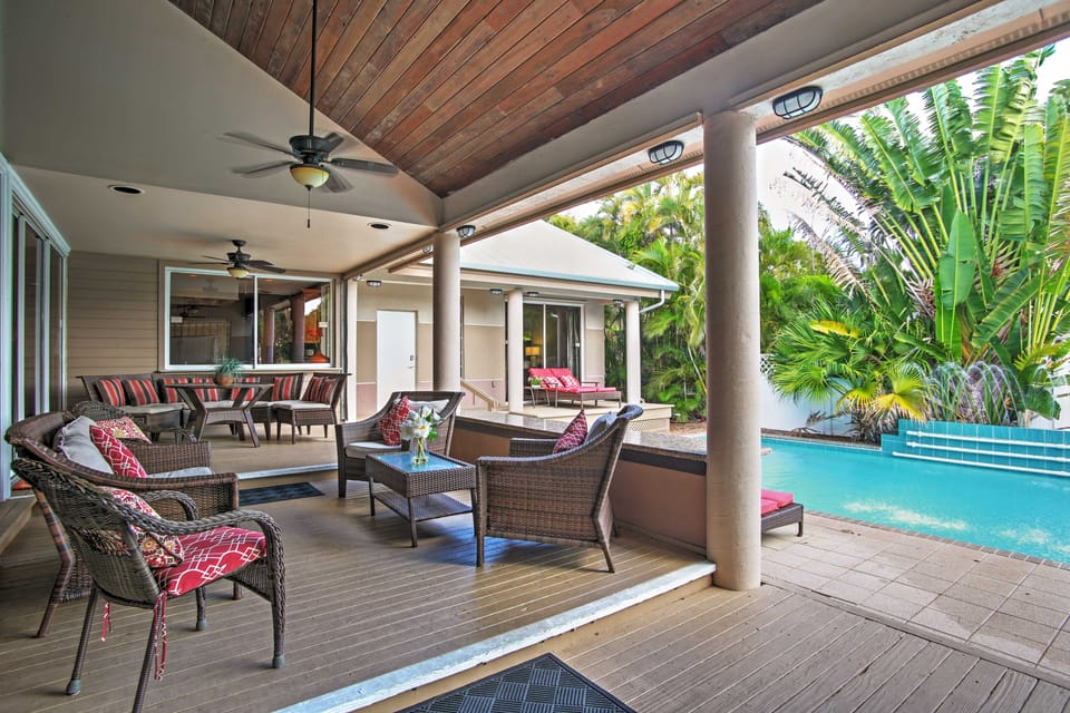 Walk to Beach! Poolside Oasis in Pompano House in Pompano Beach