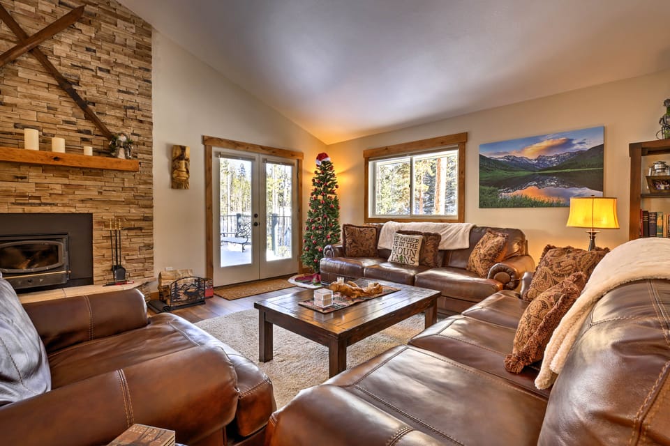 Hot Tub! Family Gem on Snake River in Keystone! House in Keystone