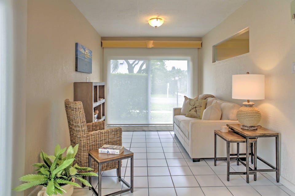 'Sand Dollar' Jenson Beach Home w/ Pool Access! House in Hutchinson Island