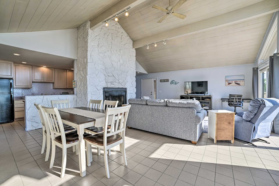 Lake Huron Home w/ Direct Beach Access! House in Michigan