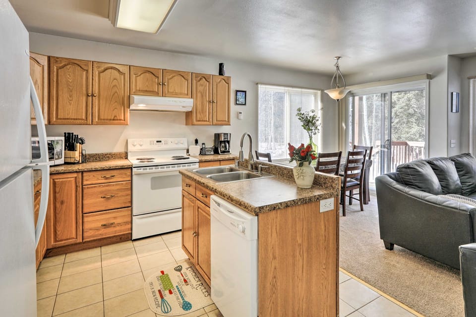 Peaceful Alaskan Escape: 13 Mi to Fairbanks! House in Alaska