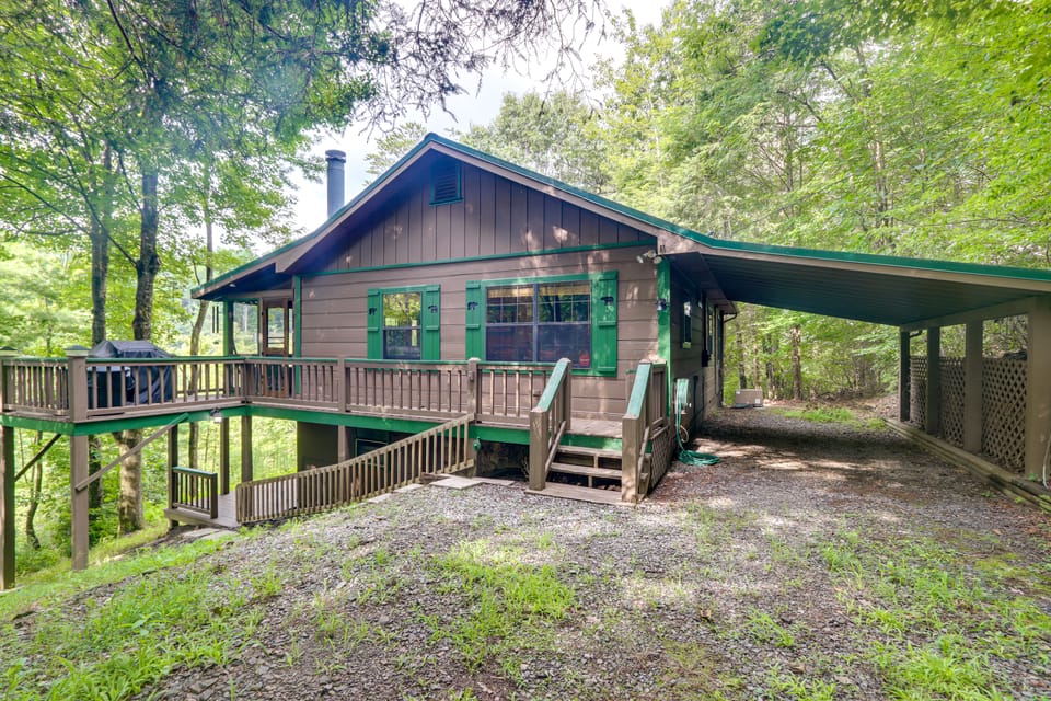 Near Hiking & Dtwn Blue Ridge! Forest Sanctuary House in Georgia