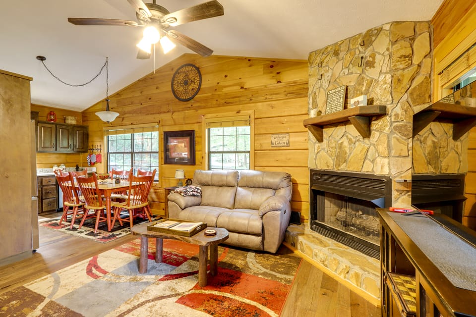 Near Hiking & Dtwn Blue Ridge! Forest Sanctuary House in Georgia