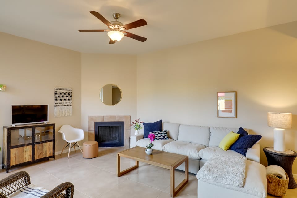 Tucson Townhome: 11 Mi to Dtwn - Long-Term Stays! Apartment in Catalina Foothills
