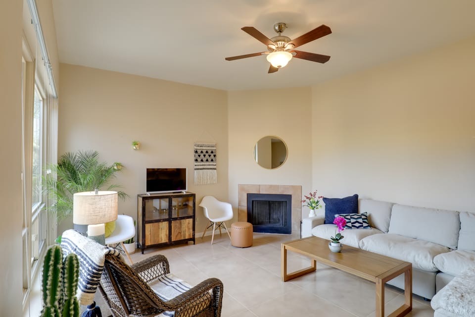 Tucson Townhome: 11 Mi to Dtwn - Long-Term Stays! Apartment in Catalina Foothills