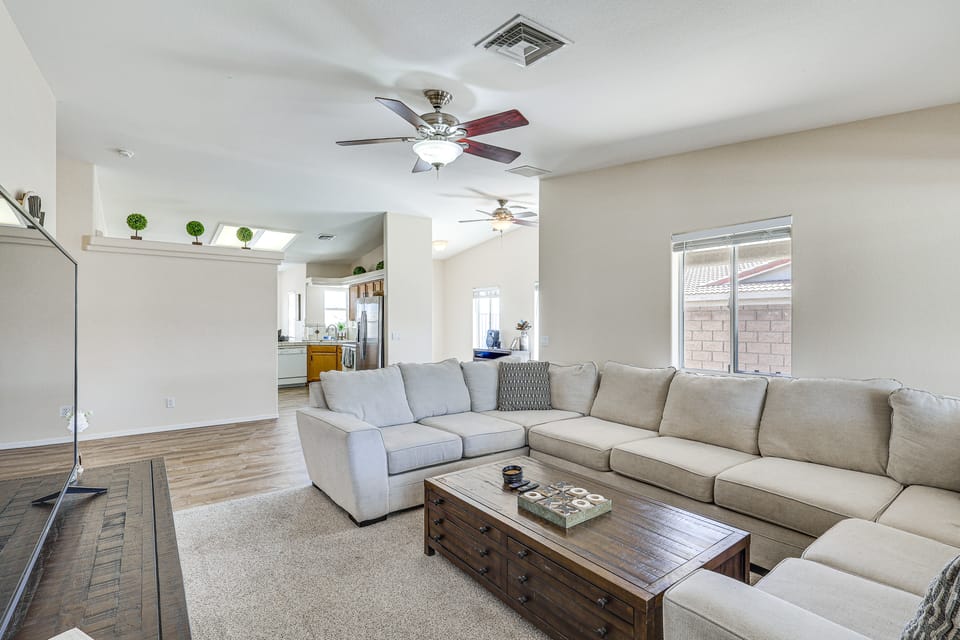 Lake Havasu Desert Oasis: Pool, Spa & RV Garage House in Lake Havasu City