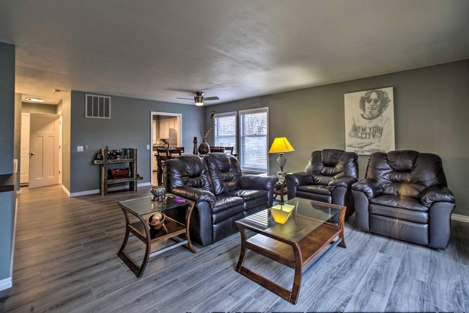 Lakefront & Trailside Escape w/ Private Dock +Deck Apartment in Bella Vista