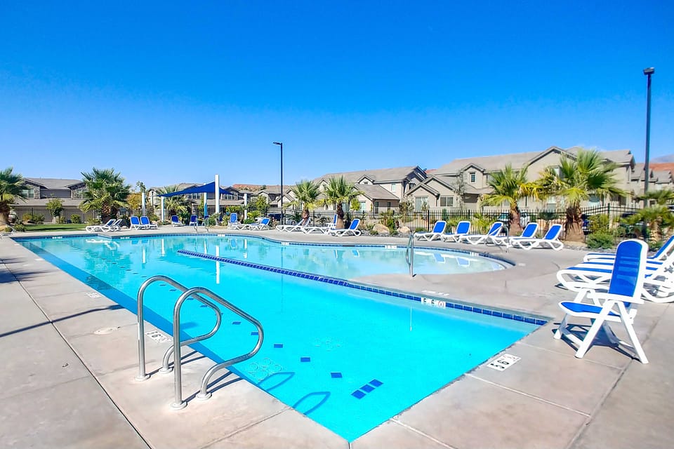 Modern Washington Home - Pool & Trail Access! Apartment in Washington