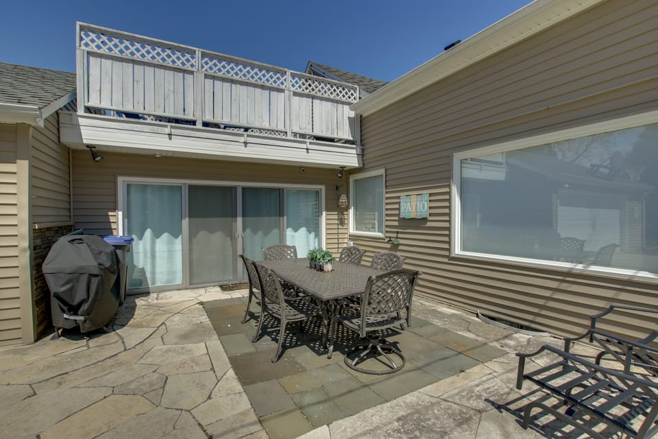 Family Home, 1 Block to Lake Michigan Beach! House in Sheboygan