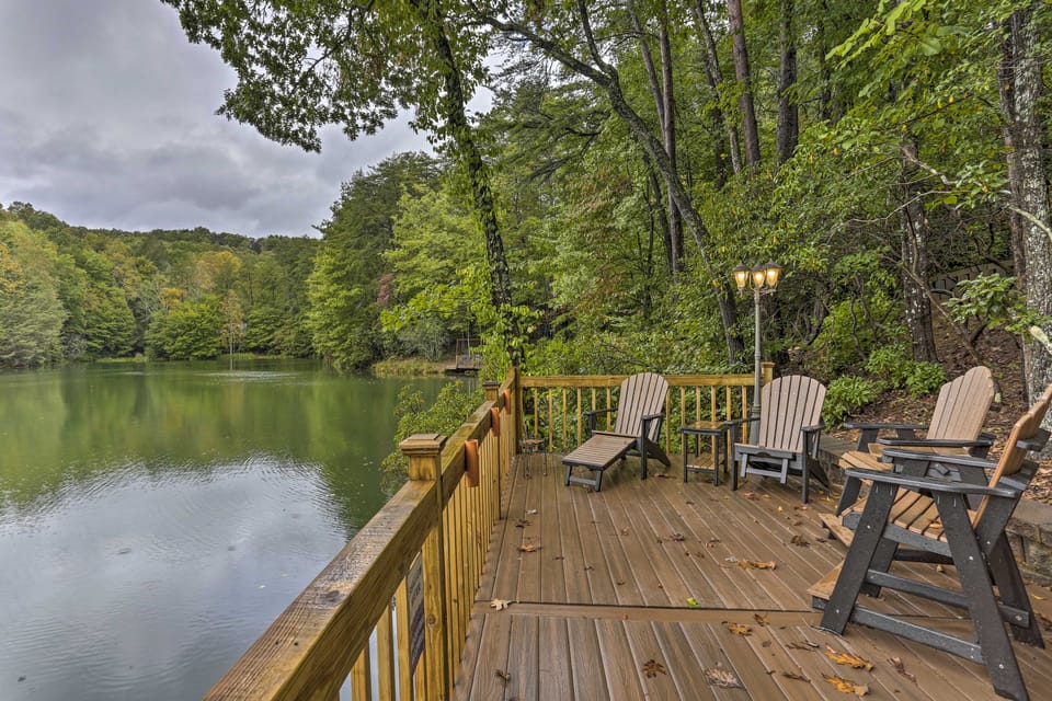 Cherry Lake Lodge w/ Hot Tub, Fire Pit & Game Room House in Georgia