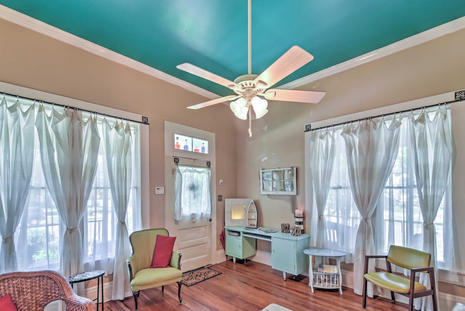 Charming Gulfport Getaway Only 3 Blocks to Beach! House in Gulfport