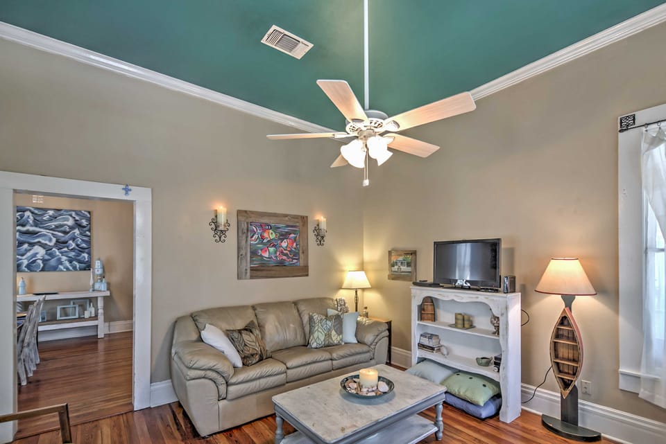 Charming Gulfport Getaway Only 3 Blocks to Beach! House in Gulfport