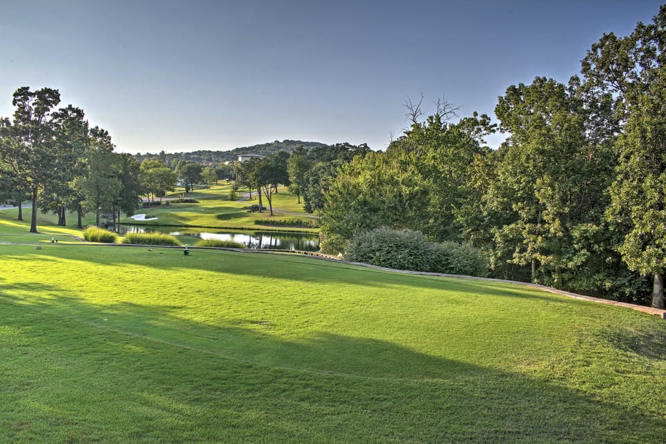 Indoor Pool! Pointe Royale Resort Condo in Branson Apartment in Branson