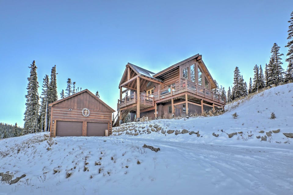 Breckenridge 'Sky Lodge' w/ Hot Tub + Gas Grill! House in Summit County