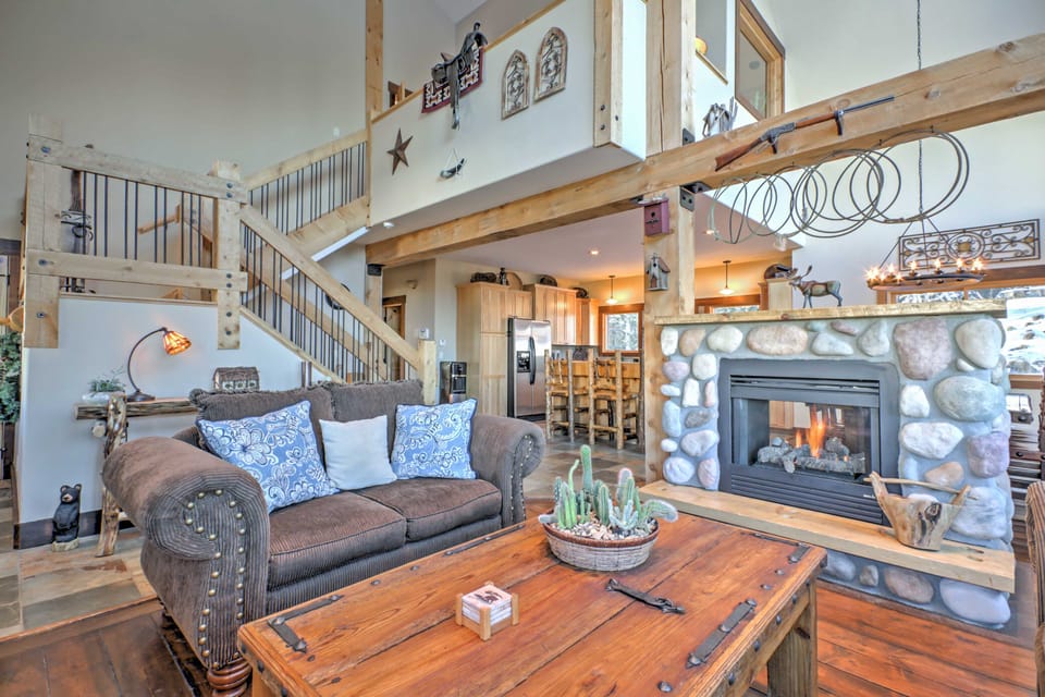 Breckenridge 'Sky Lodge' w/ Hot Tub + Gas Grill! House in Summit County