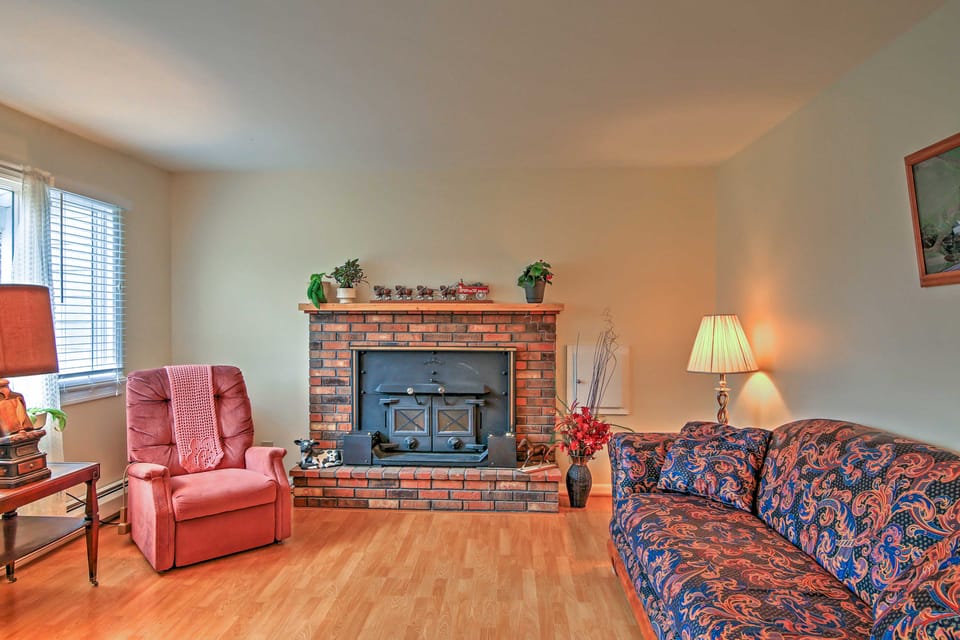Serene Retreat - 7 Mi to All Star Village House in Otego