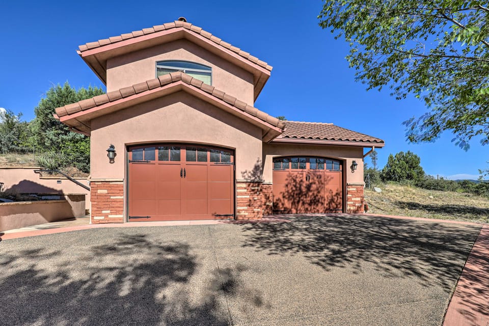 5 Mi to Butte Creek Trail: Prescott Home w/ Deck! House in Prescott