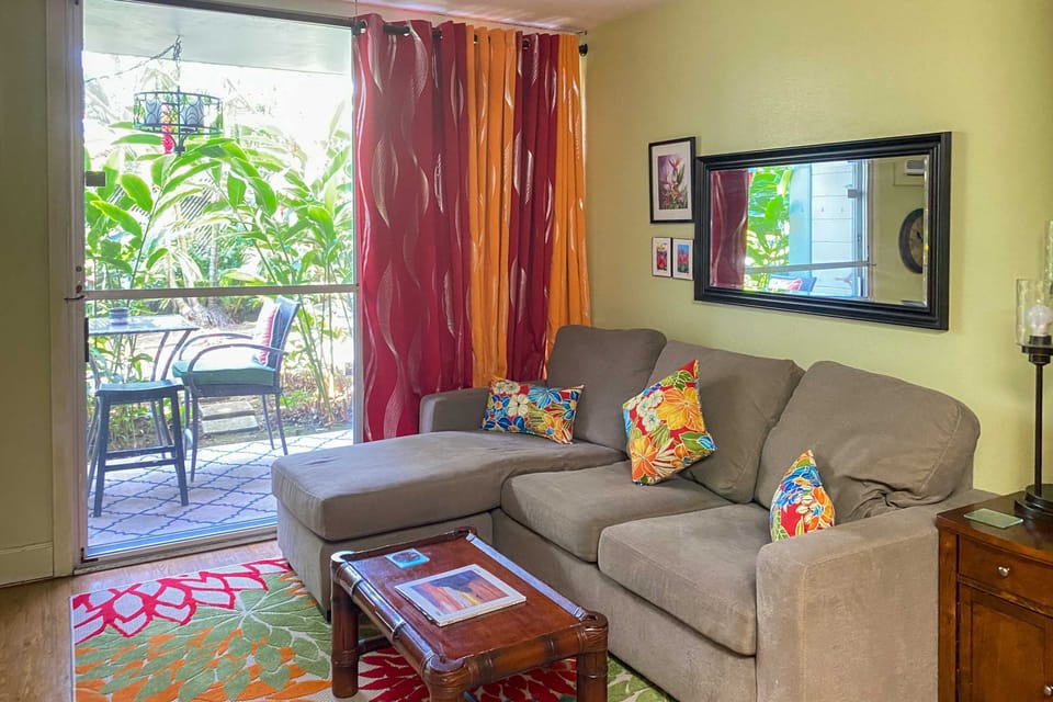 First Responders Book With Us - Kona Islander Inn! Apartment in Holualoa