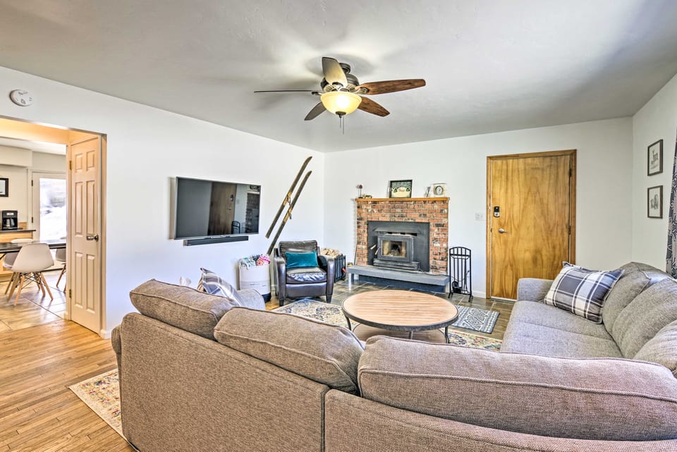 Updated Rustic Retreat Cabin: Walk to Payette Lake House in McCall