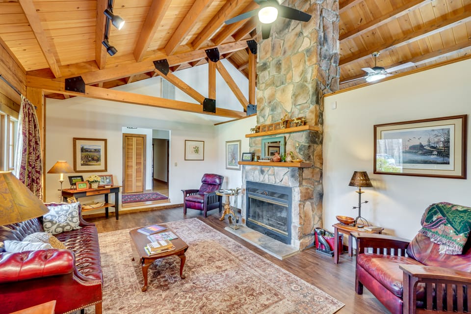 Family Retreat w/ Deck Near Appalachian Trail! House in Shenandoah Valley