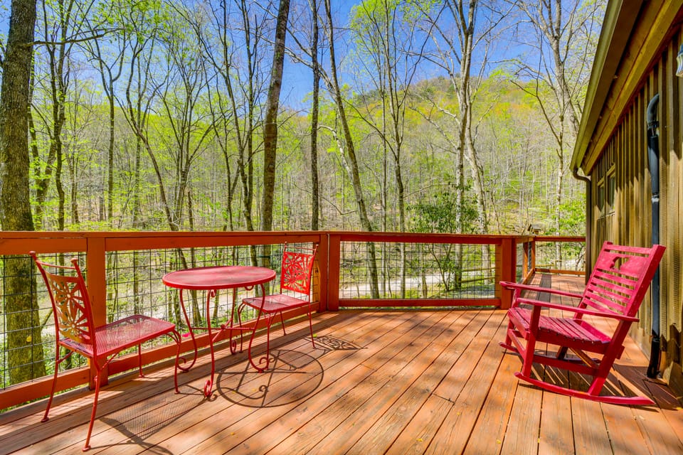 Spring Creekside Getaway at Whittier Cabin w/ Deck House in Qualla