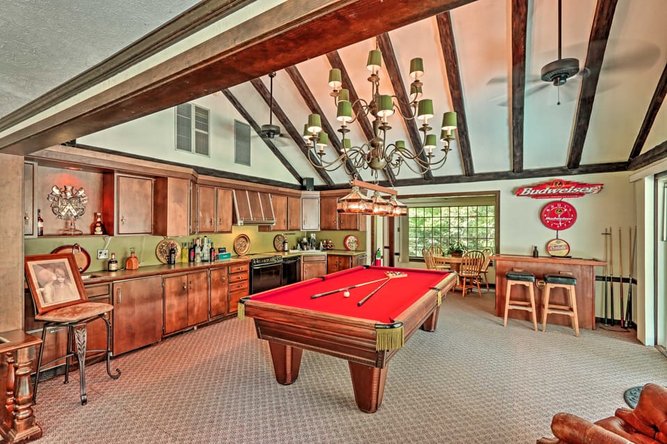 Pool & Courtyard: Timeless Home in Lansdale House in New Jersey