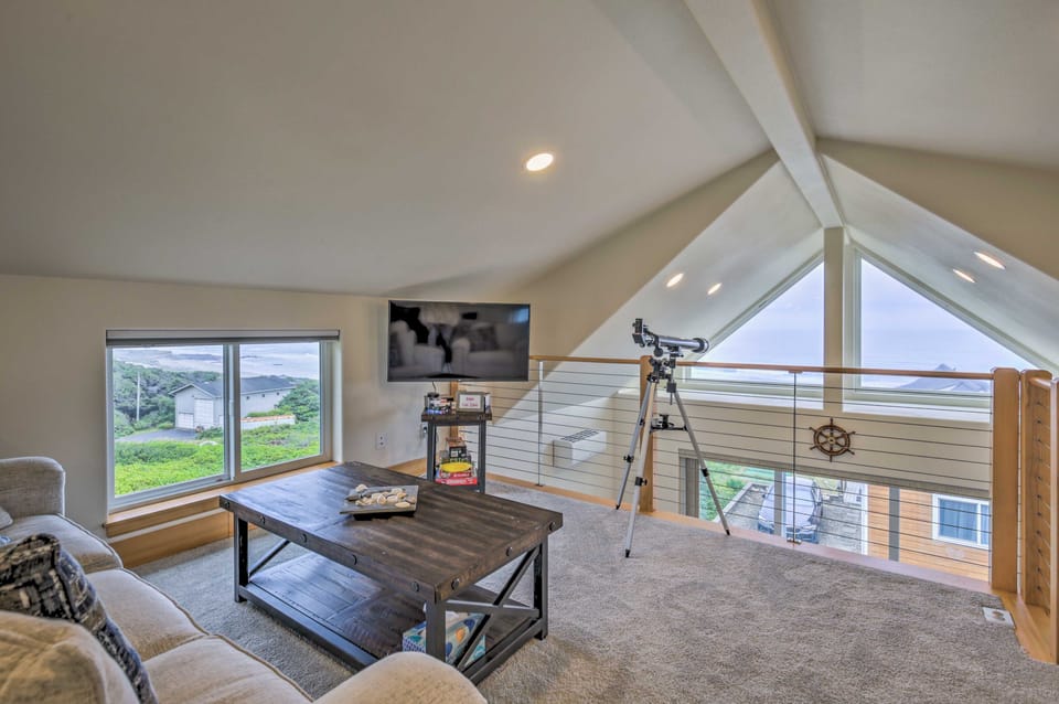 Yachats Gem w/ Private Beach Access, Views Apartment in Oregon
