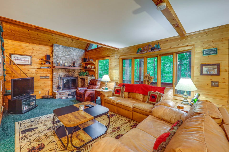Family Cabin & Deep Gap | Game Room & Scenic Views House in Watauga