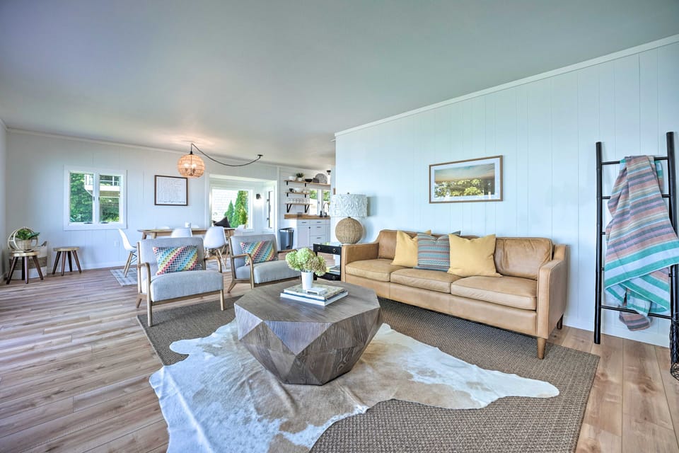 Modern Lake Michigan Home with 3 Lakefront Decks! House in Michigan