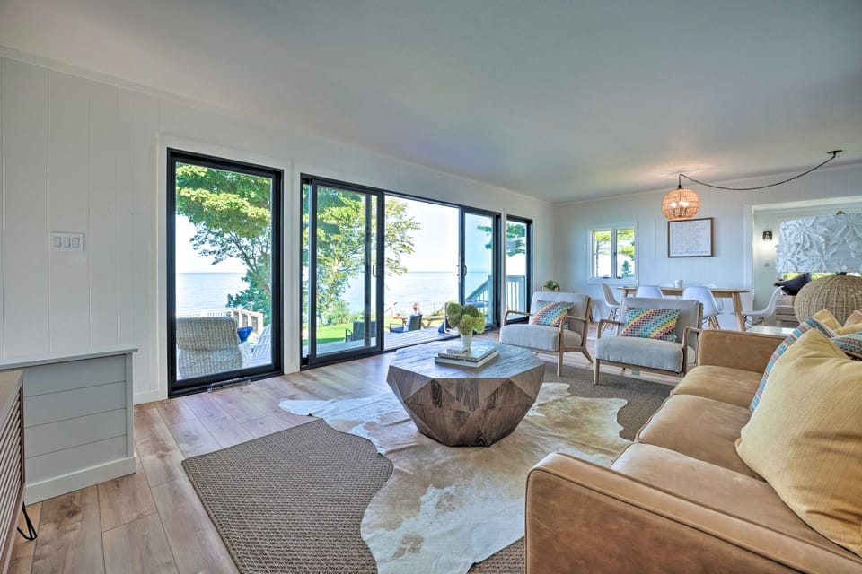 Modern Lake Michigan Home with 3 Lakefront Decks! House in Michigan