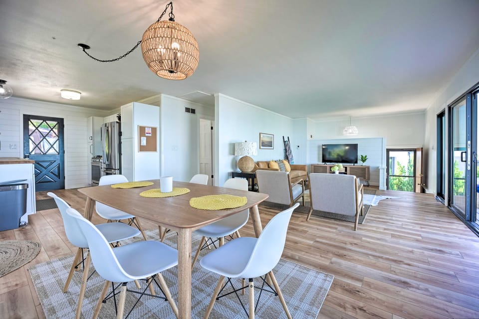 Modern Lake Michigan Home with 3 Lakefront Decks! House in Michigan