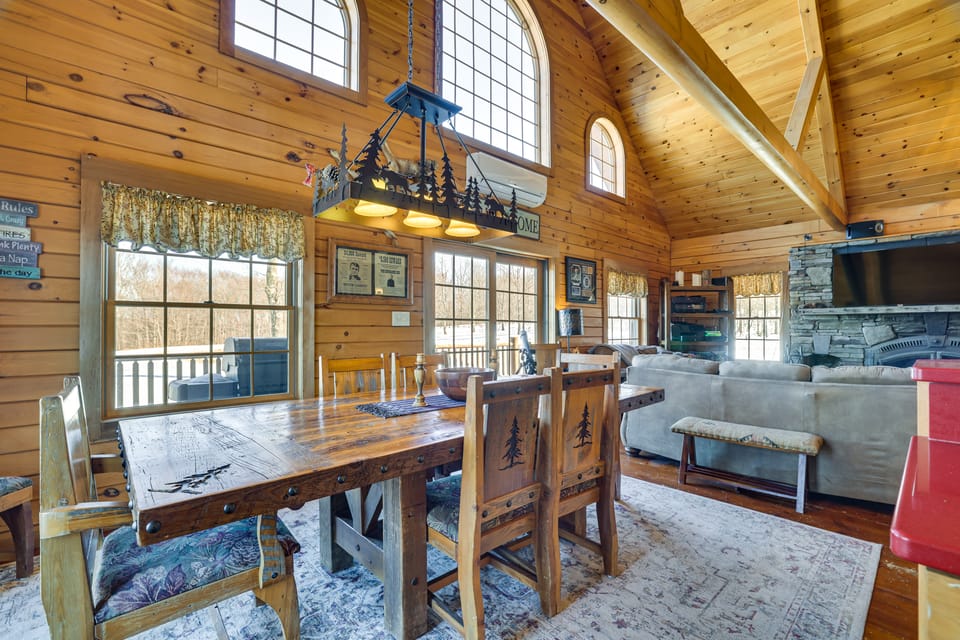 On 242 Acres! Luxury Pocono Retreat w/ Pond House in Pennsylvania