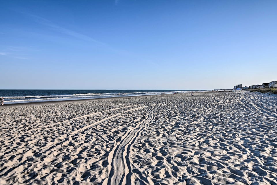 Eclectic Condo w/ Balcony: 1 Block to Beach! Apartment in Surfside Beach