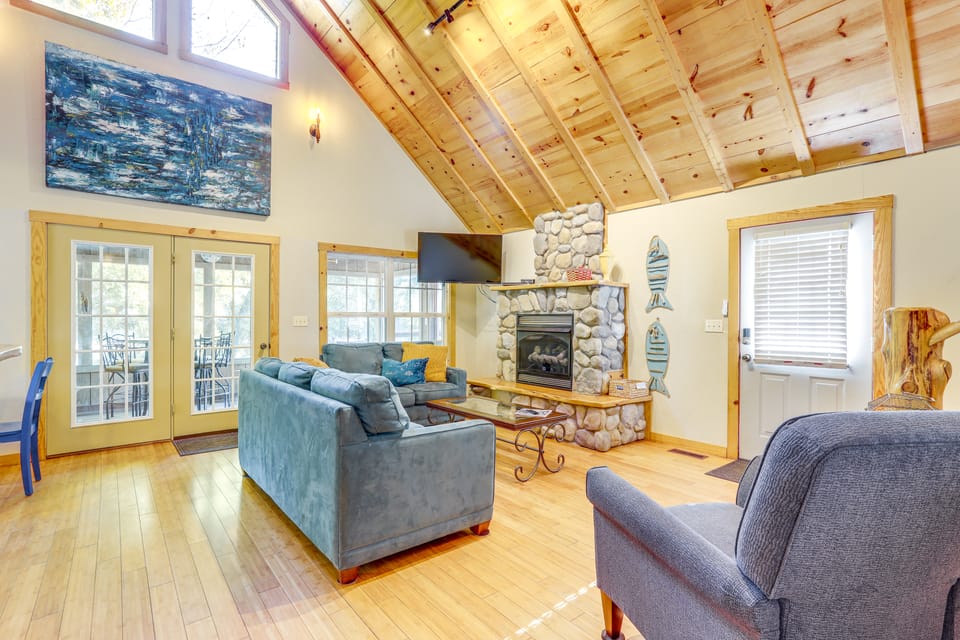 Secluded White River Haven! 4 Mi to Devil's Knob House in Arkansas