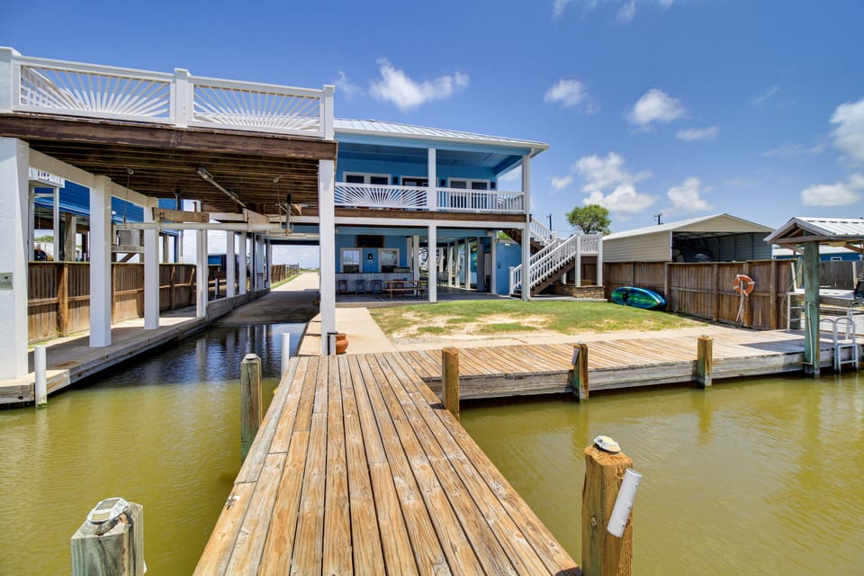 Waterfront Rockport Home w/ Deck & Boat Ramp! House in Texas