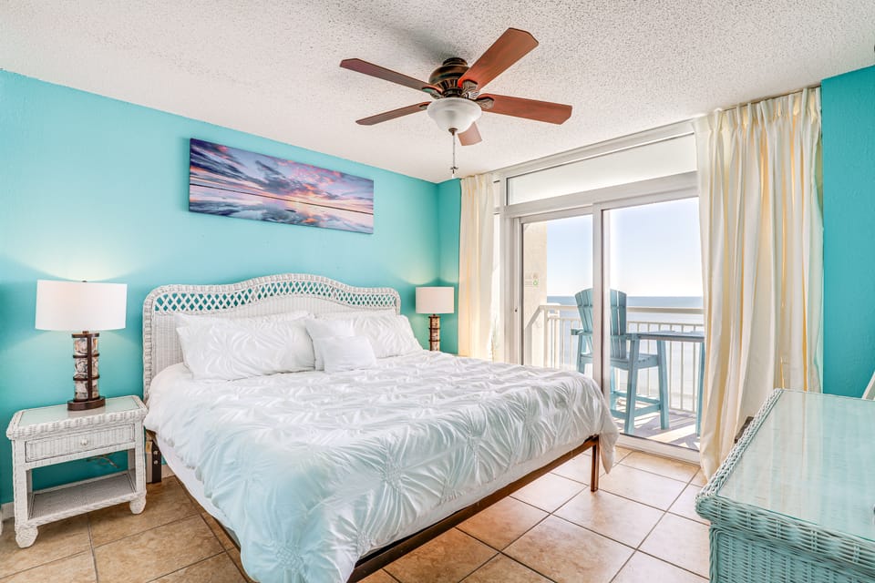 Myrtle Beachfront Bliss: Pools, Views & SkyWheel! Apartment in Myrtle Beach