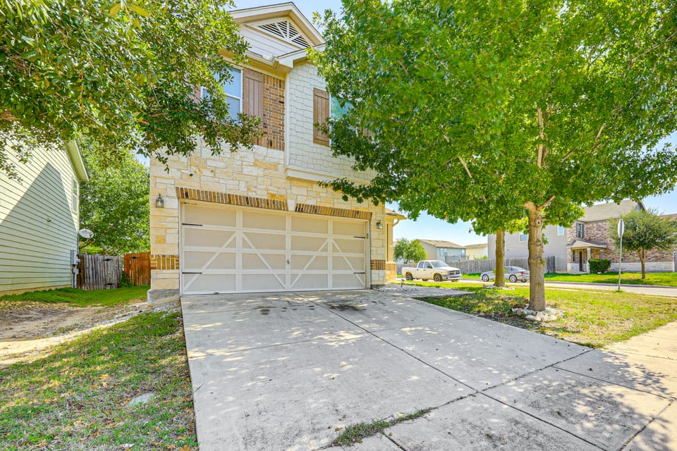 Fenced Yard! San Antonio Escape, 13 Mi to Dtwn House in San Antonio