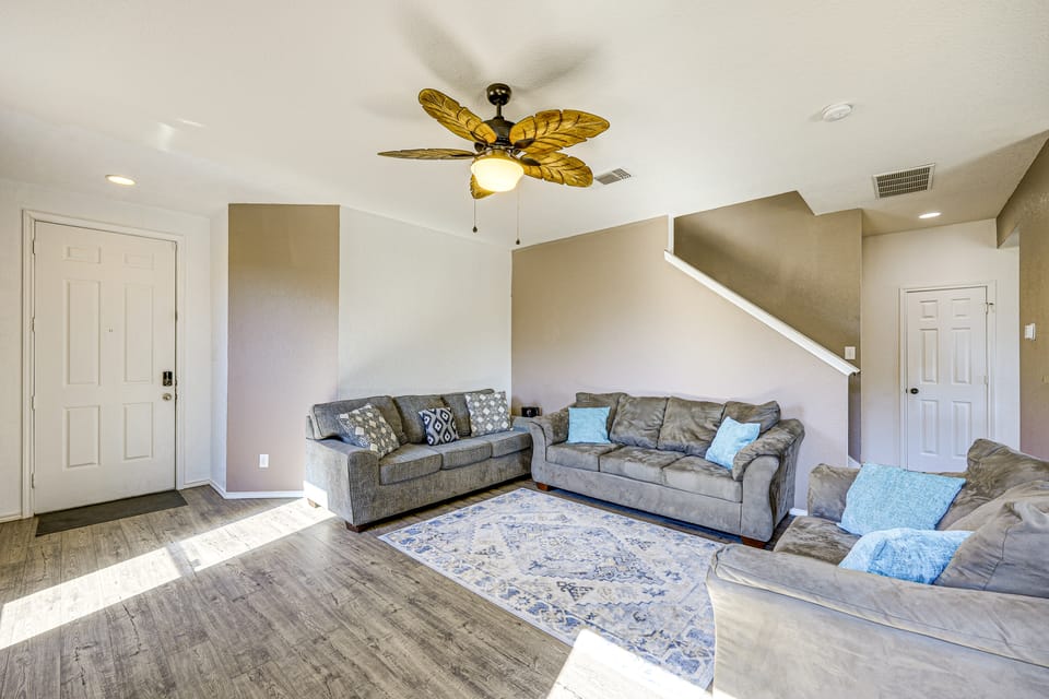 Fenced Yard! San Antonio Escape, 13 Mi to Dtwn House in San Antonio