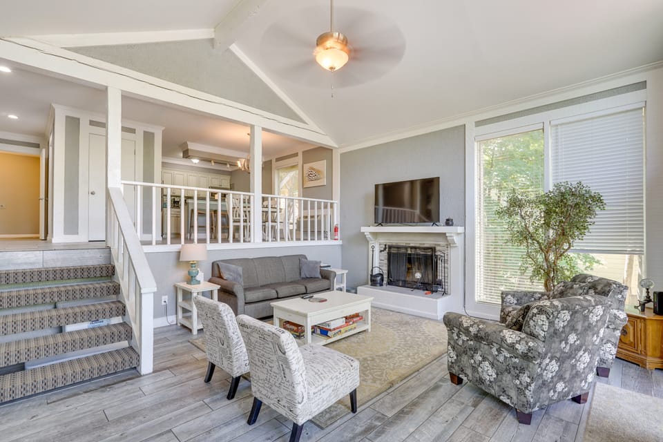 Private Dock & Resort Access: Margaritaville Cabin House in Lake of the Ozarks