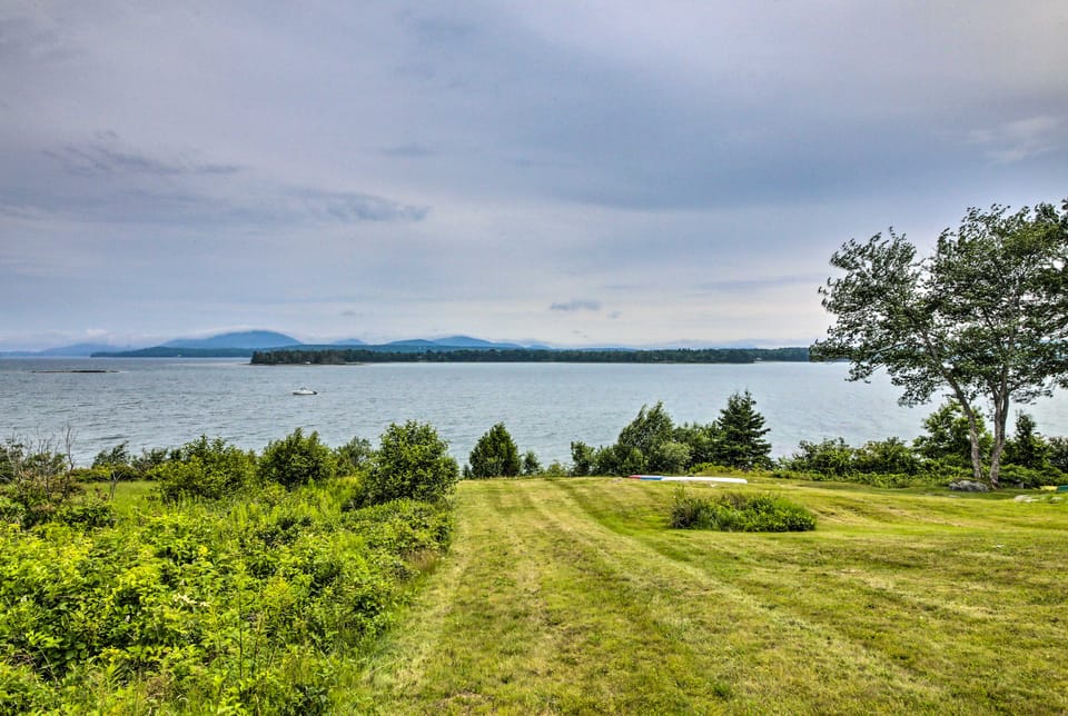 Acadia Home with Incredible Frenchman Bay View! House in Lamoine