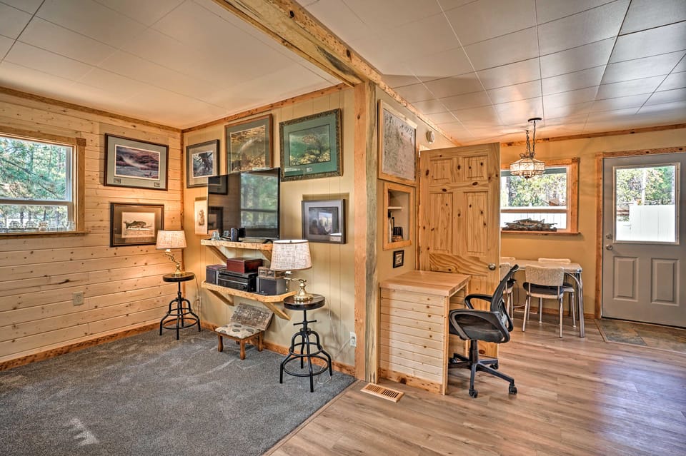 High Lakes Hideaway: La Pine Fishing Cabin! House in Oregon