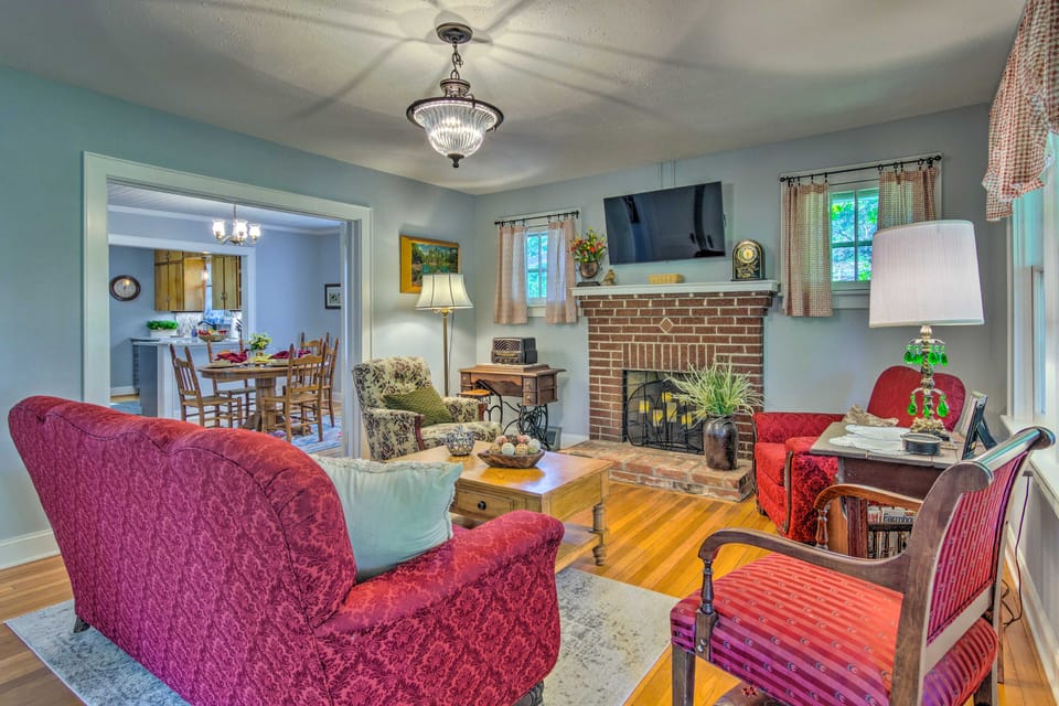 Restored Mars Hill Home on 1 Acre: Walk to Town! House in Mars Hill