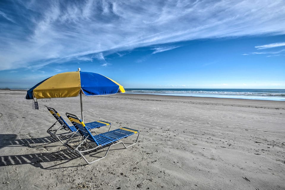 Sleek Beachfront Getaway w/ Community Perks! Apartment in Daytona Beach Shores